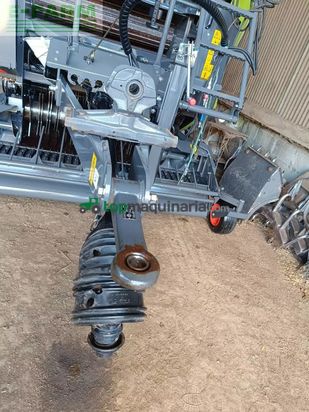 Empacadora gigant - Claas - presse à balles rondes rollant 520rc claas