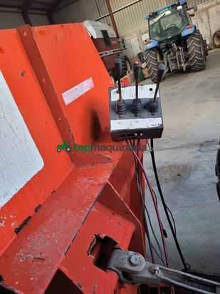 Encamadora Kuhn Primor 870  suspendida 