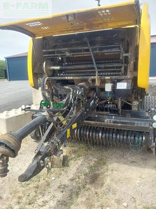 Empacadora gigant - New Holland - rollbelt 180 superfeed