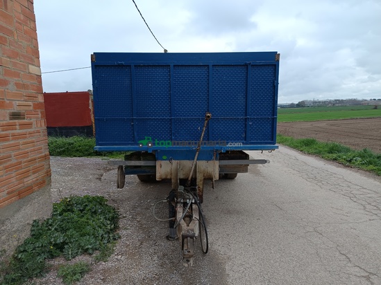 Remolque basculante agrícola