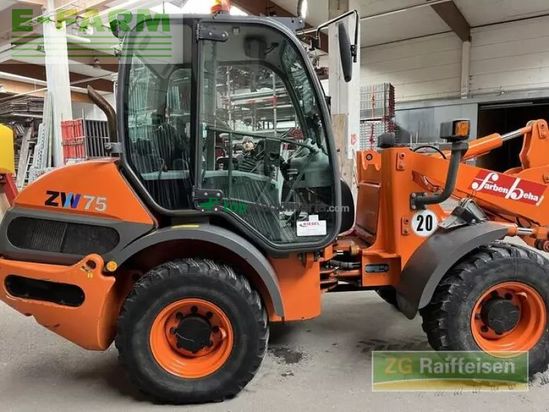 Minicargadora - Hitachi - zw 75