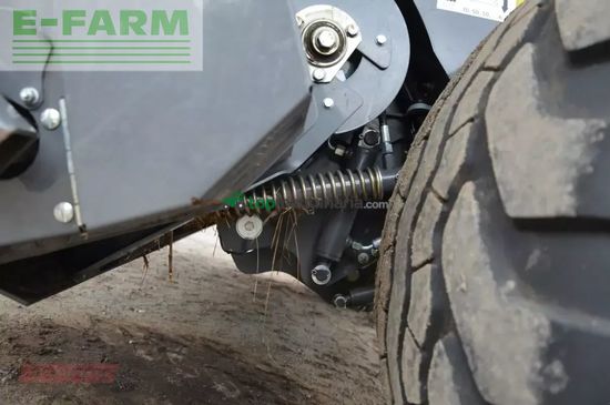 Empacadora gigant - Claas - variant 485 rc pro