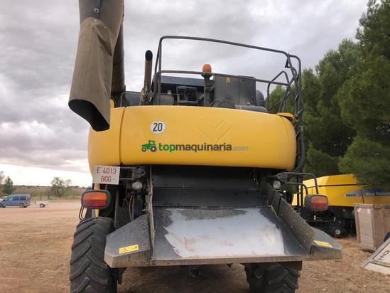 Cosechadora de Cereal - New Holland - CR 9060
