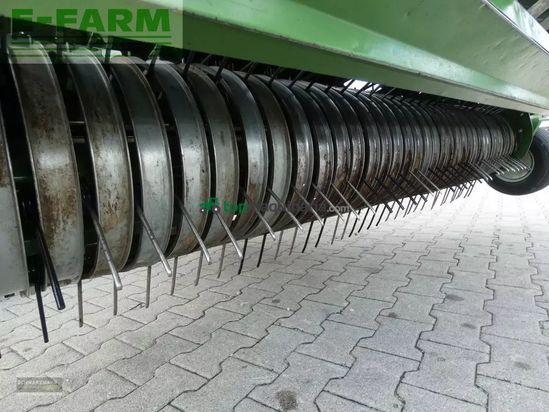 Empacadora gigant - Krone - comprima v 150 xc