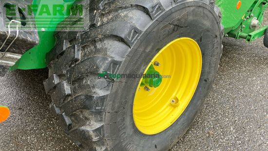 Empacadora gigant - John Deere - V461R