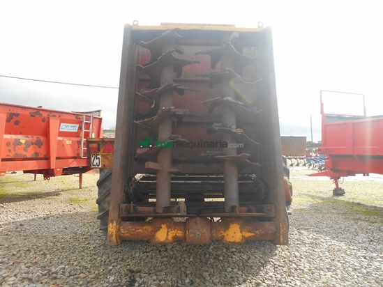 Remolqu esparcidor - Fabricacion artesanal - 15,30 T