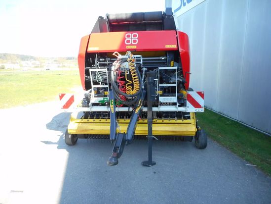 Empacadora gigant - Pöttinger - impress 185 v pro