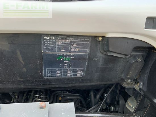 Tractor agrícola - Valtra - t235 versu tractor (st24702) Versu