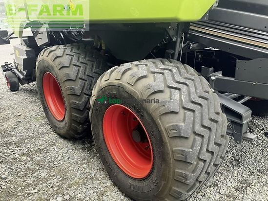 Empacadora gigant - Claas - quadrant 4200 rc