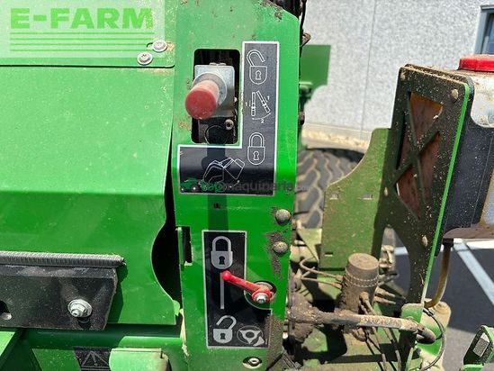 Empacadora gigant - John Deere - v461m