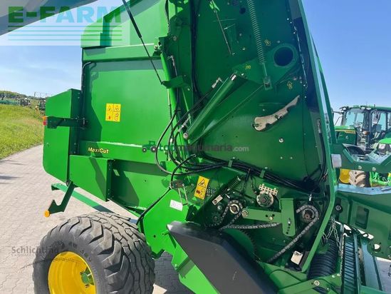 Empacadora gigant - John Deere - 864