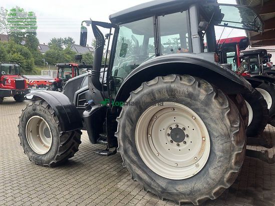 Tractor agrícola - Valtra - n 123 versu Versu