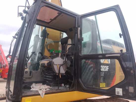 Excavadora CATERPILLAR 323FLN IHC