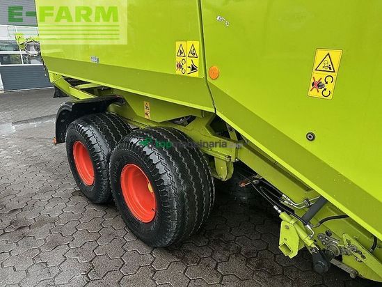 Empacadora gigant - Claas - quadrant 2200 rc