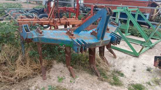 Topos subsolador artesanal de 5 patas con rulo