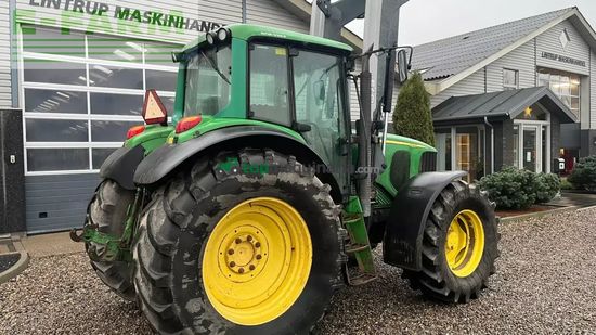 Tractor agrícola - John Deere - 6820 med frontlæsser