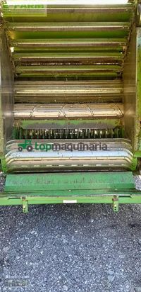 Empacadora gigant - Krone - comprima f .125 xc