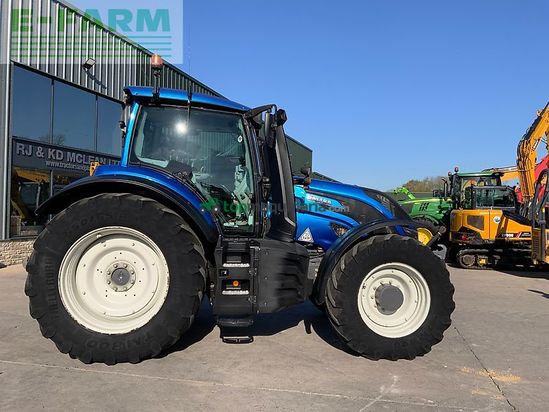 Tractor agrícola - Valtra - t214 active tractor (st26241)