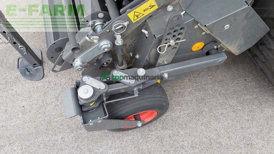 Empacadora gigant - Claas - variant 585 rc