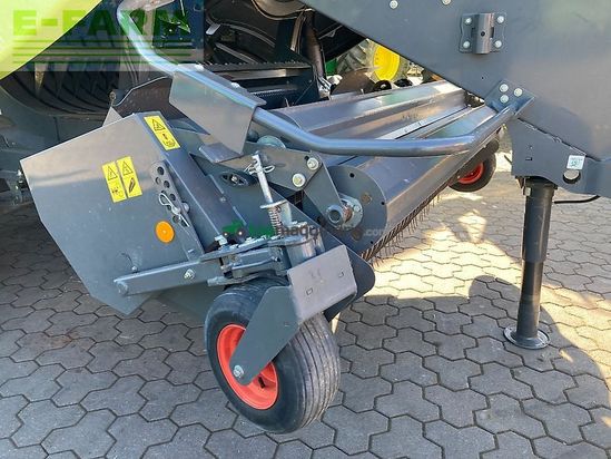 Empacadora gigant - Claas - quadrant 5300 fc tandem