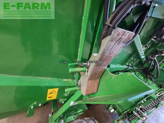 Empacadora gigant - John Deere - v451m 13ctx