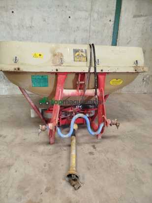 Abonadora de doble plato Aguirre en perfecto estado. 