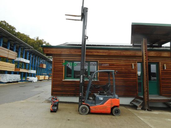 Elevadora - Toyota - 8fbnkt16t triplex 4,7m + ss + ladegerät ( lithiu