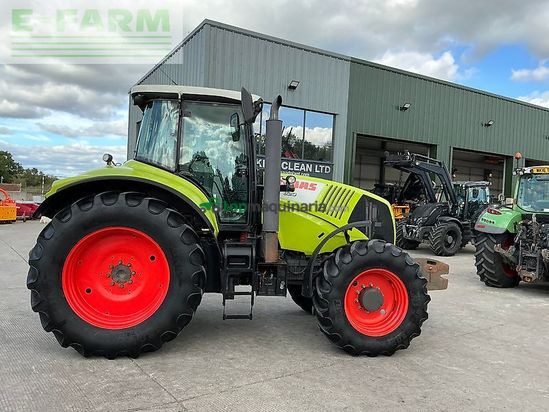 Tractor agrícola - Claas - axion 820 tractors (st27529)