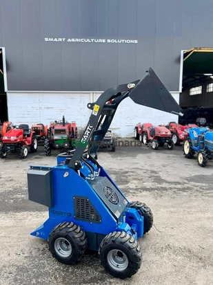 MiniPala CARGADORAS DE RUEDAS 4X4 Y ORUGAS MOT. 4T 860 Kg