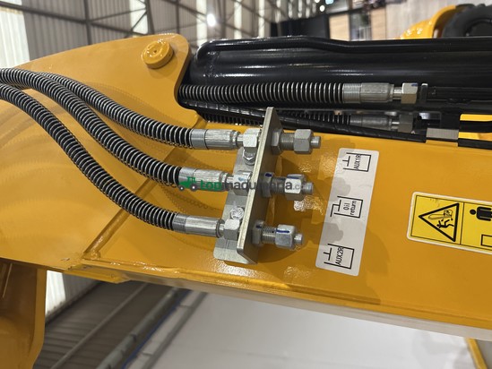 Excavadora  MB CDM6025