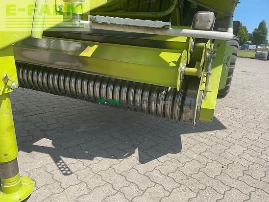 Empacadora gigant - Claas - quadrant 2200