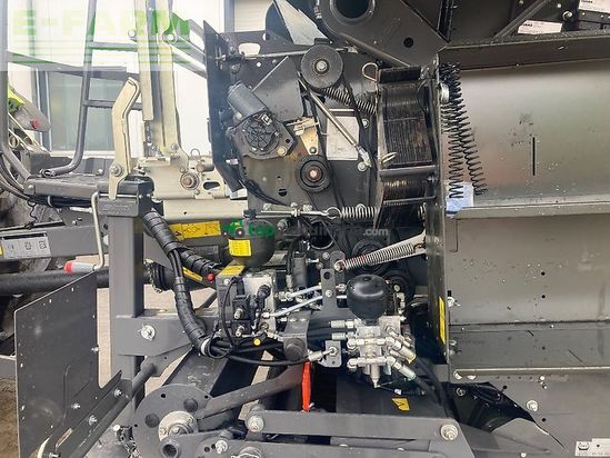 Empacadora gigant - Claas - variant 585 rc pro