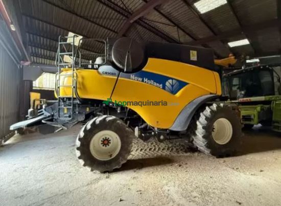 Cosechadora de Cereal - New Holland - CR9080