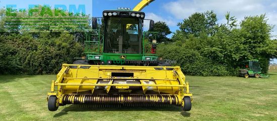 Cosechadora de Cereal - John Deere - 7700