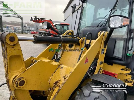 Minicargadora - Caterpillar - 907 h + schaufel + palettengabel