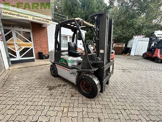 Elevadora - Nissan - yg1d2a300 - dieselstapler mit triplexmast