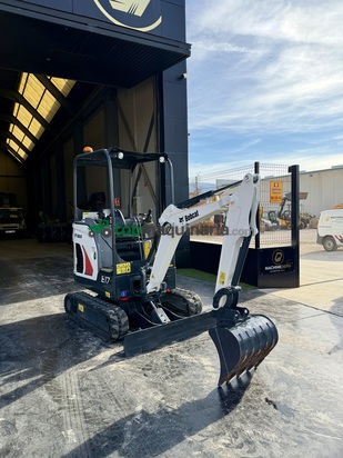 Excavadora Bobcat E17