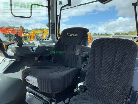 Tractor agrícola - Valtra - t214 versu unlimited tractor (st27245)