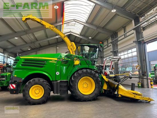 Cosechadora de Cereal - John Deere - 8500i inkl. kemper 460 plus