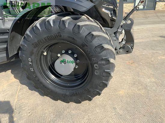 Tractor agrícola - Valtra - t235 versu tractor (st25946)