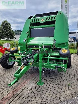 Empacadora gigant - John Deere - v451m