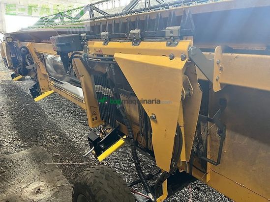 Cosechadora de Cereal - New Holland - cr 8.90