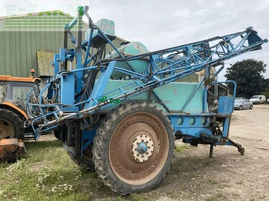 Atomizador - Berthoud - pulve. traine 3000 l 24 m