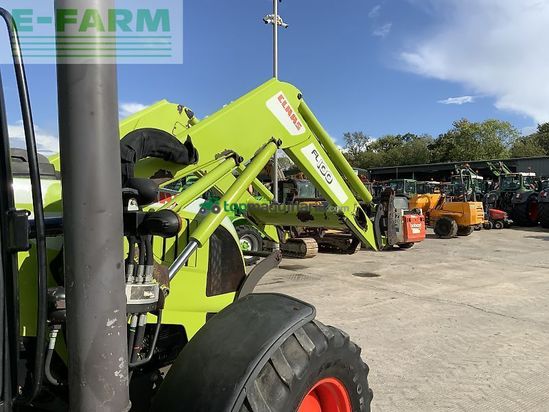 Tractor agrícola - Claas - arion 520 tractor (st23446)
