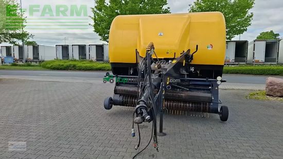 Empacadora gigant - New Holland - bb 9070