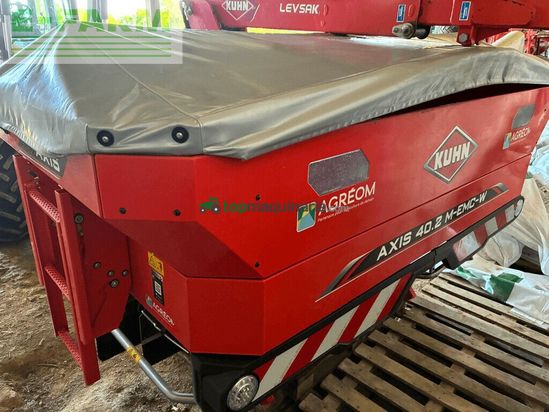 Esparcidor - Kuhn - axis 40.2 m-emc-w