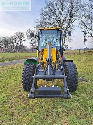 Minicargadora - JCB - 409 agri stufe v