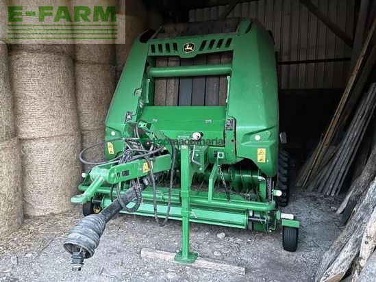 Empacadora gigant - John Deere - v451m