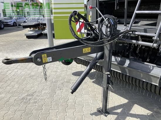 Empacadora gigant - Claas - rollant 520 rc cnob-edition