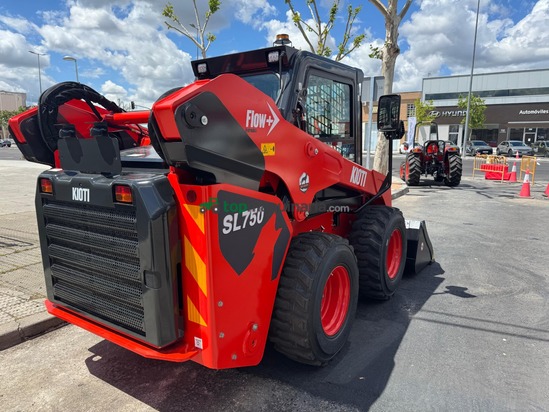Minicargadora KIOTI SL750